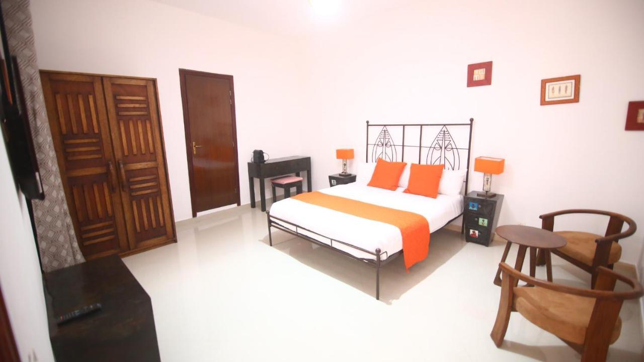 Illiyin Boutique Hotel Dakar Bagian luar foto