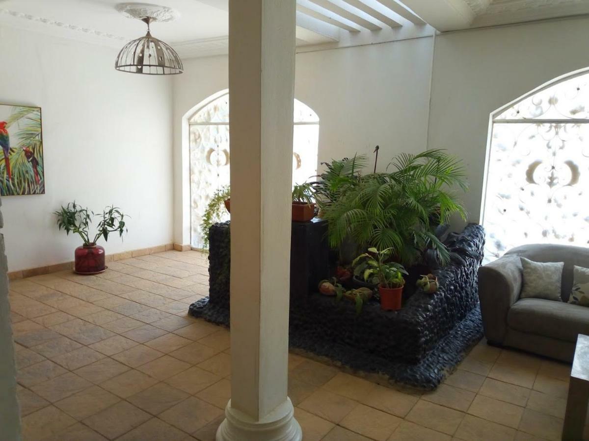 Illiyin Boutique Hotel Dakar Bagian luar foto